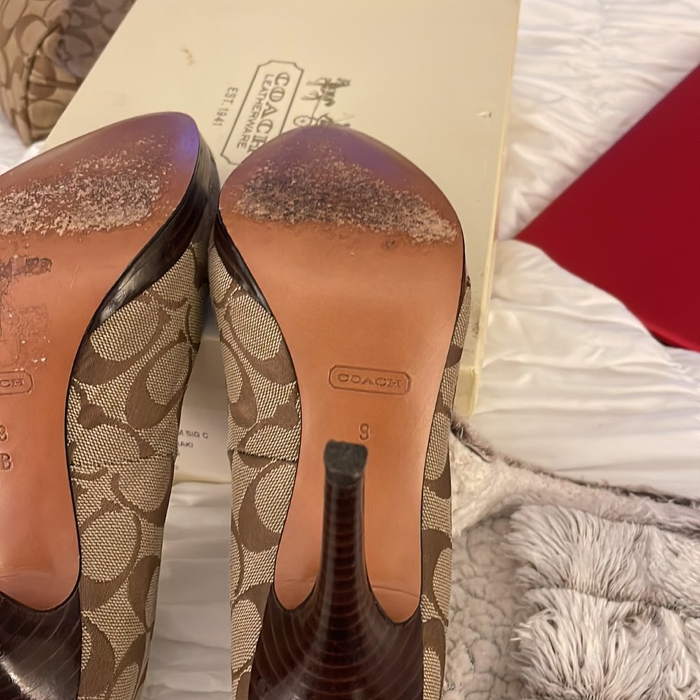 037.Women Coach heels - Picture 3 of 10